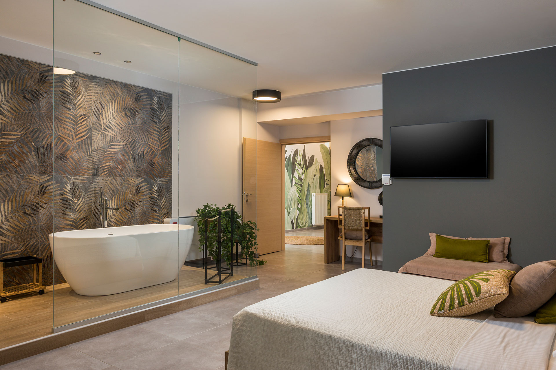master-bedroom-floor-west-image