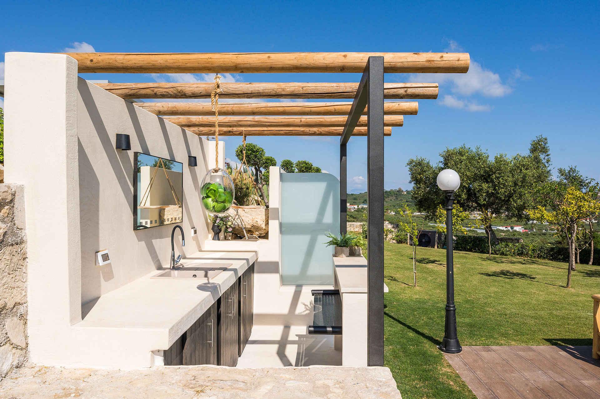 outdoor-bar-image